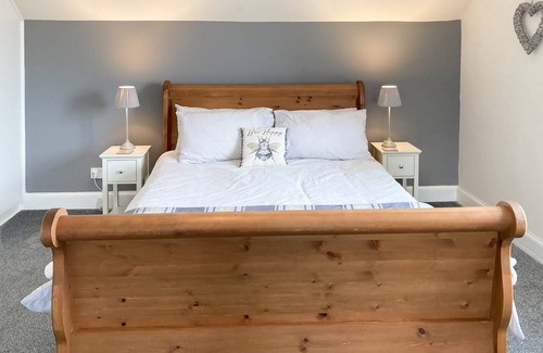 Lochmaben Cottage | Cabin ∙ 5 bedrooms ∙ 7 guests