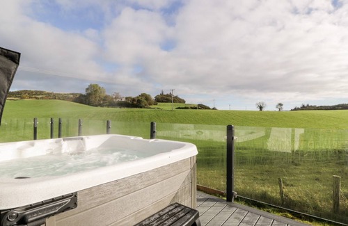 Castle Douglas Cottage | Cabin ∙ 2 bedrooms ∙ 4 guests
