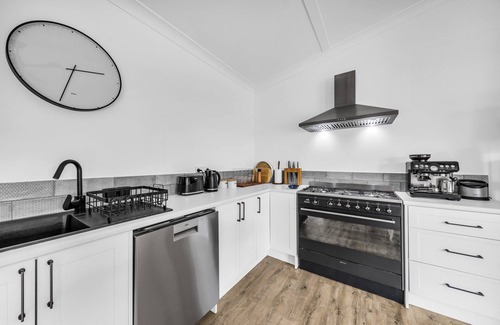 Tathra Cottage | Cabin Getaway in Tathra