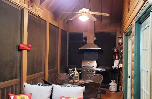 Helen Cabin | Cabin Helen's Hideaway