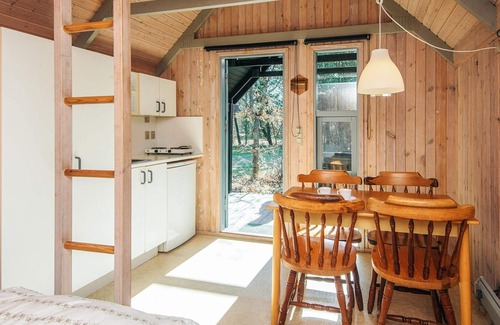 Pandrup House | Cabin in Camping Resort-shared Bathroom