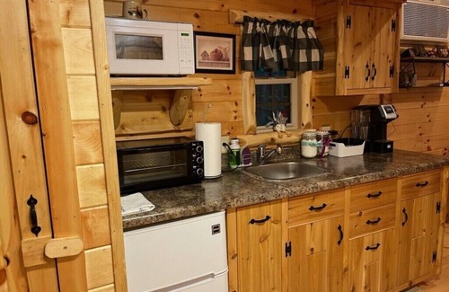 Laurelville Cabin | cabin in Hocking Hills Wifi, Walking Trail