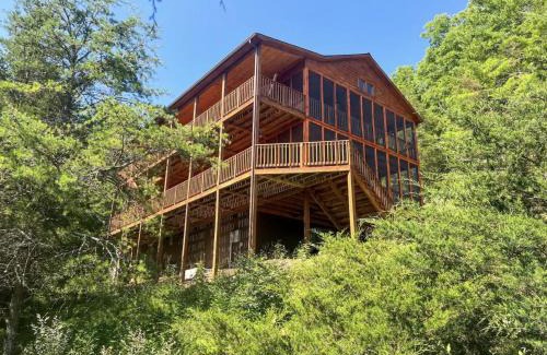 Lost River House | Cabin in Lost City WV with Hot Tub and Pet Friendly