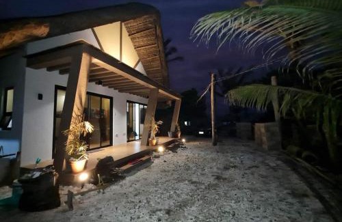 Pagudpud House | Cabin in Pagudpud Blue Lagoon - Twin Room