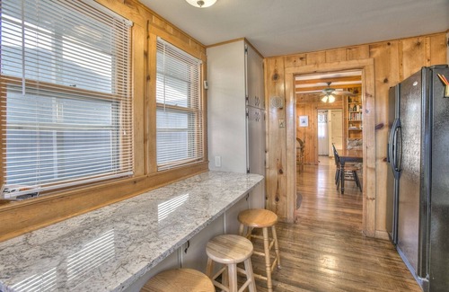 Estes Park Cabin | Cabin in Popular High Drive Area with RMNP Right Next Door
