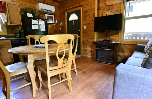 Bruceton Mills Cabin | Cabin in the mountains