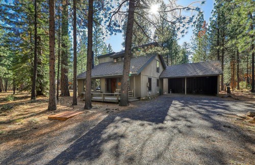 Black Butte Ranch House | Cabin in the Pines - Black Butte Ranch SM 144