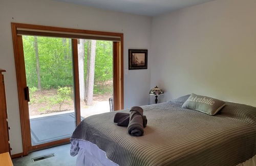 Grand Bend Cottage | Cabin in the Woods - 5 min walk to private beach!