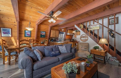 McKinney Estates House | Cabin in The Woods in Tahoma