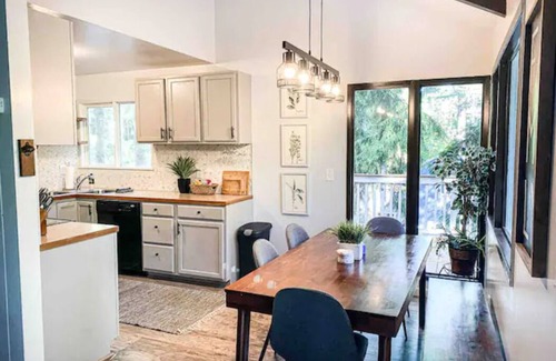 Sudden Valley House | Cabin in the Woods with Lake Views & surrounded by PNW Vibes!
