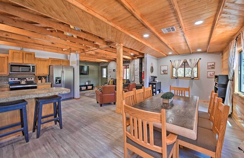 Pine Cabin | Cabin in Tonto National Forest: Deck & Views!
