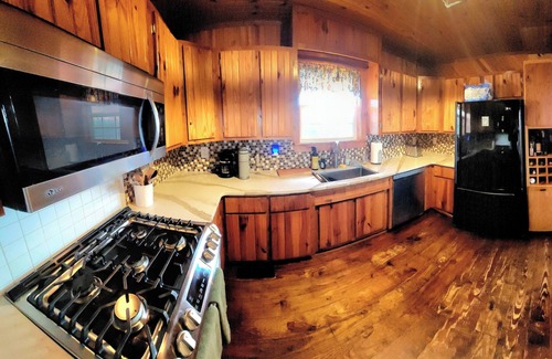 Lancaster Cabin | Cabin Near The Lake with Amazing Sunset Views!