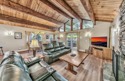 Country Club Estates Cabin | Cabin Nestled Among the Tall Pine