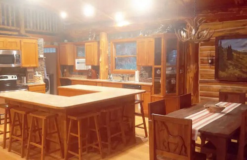Columbia Falls Cabin | Cabin Oasis, Glacier in 20, Swimming, Mountain Views