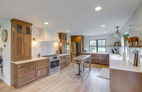Marion House | Cabin on 28 Acres Hike and Fish in Flathead Valley!