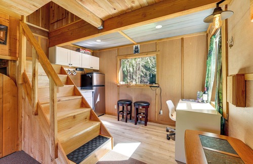 Port Angeles Cabin | Cabin on 5 Acres in Port Angeles w/Fire Pit!
