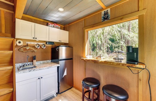 Port Angeles Cabin | Cabin on 5 Acres in Port Angeles w/Fire Pit!