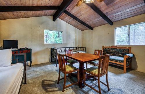Pine Cove House | Cabin on a Hill