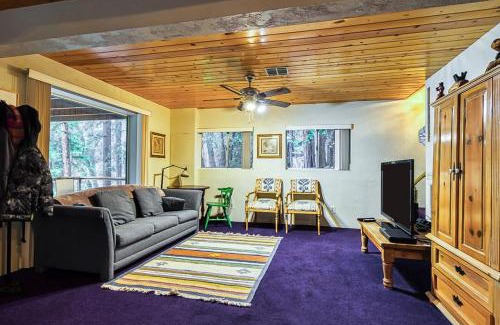Pine Cove House | Cabin on a Hill
