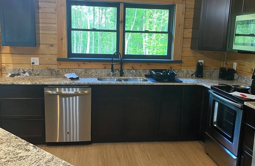 Bracey Cabin | Cabin on Gaston. Fishing, hunting, relaxation in luxury.