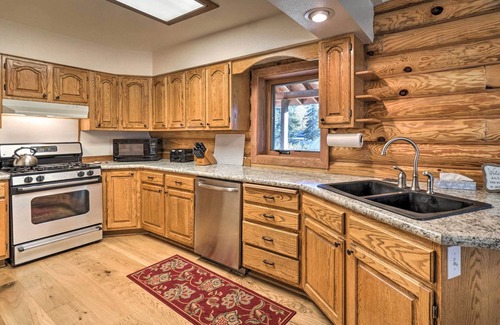 Kalifornsky Cabin | Cabin on Kenai Peninsula: Family & Group Friendly!