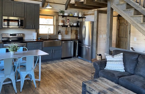 Burks Fork Cabin | Cabin on the Rocks w/ Hi Speed Internet