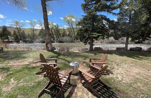 Dubois Cabin | Cabin on the Wind River - Excellent in-town location!