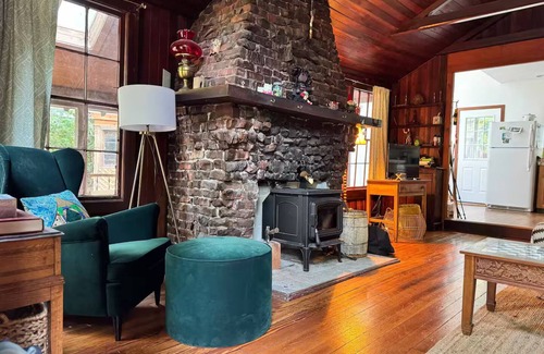 Camp Meeker House | Cabin Retreat! 2-BR w/PVT Deck in Camp Meeker