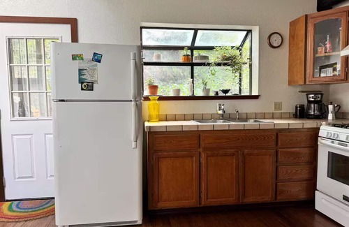 Camp Meeker House | Cabin Retreat! 2-BR w/PVT Deck in Camp Meeker