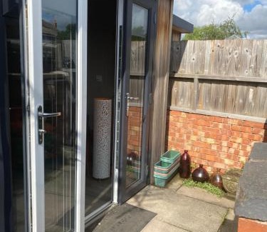 Warwick House | Cabin Retreat in the heart of Warwick.