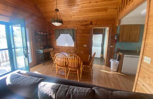 Warrens House | Cabin Retreat near 3 Bears Resort