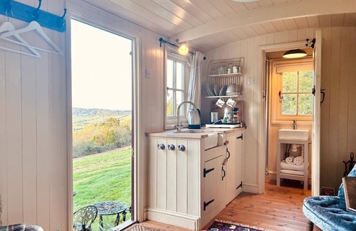 Chepstow Cabin | Cabin Retreat near Chepstow, Sleeps 2 with Hot Tub