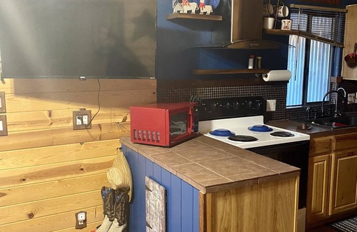Quartzsite Cabin | Cabin Style Home on Peaceful Property