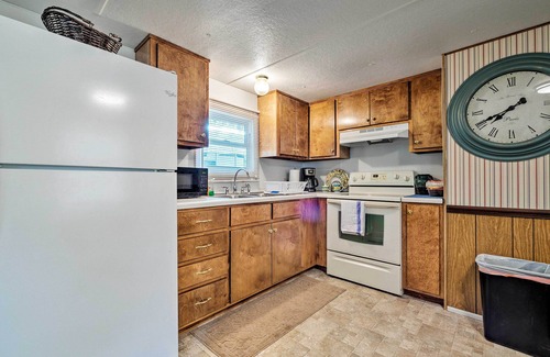 Steinhatchee Cottage | Cabin w/Fire Pit, Walk to Steinhatchee River!