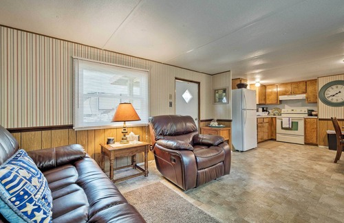 Steinhatchee Cottage | Cabin w/Fire Pit, Walk to Steinhatchee River!