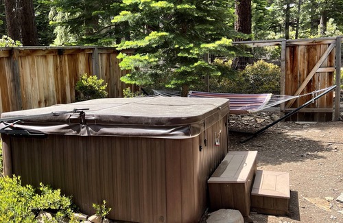 Tahoe City House | Cabin w/Spa - minutes from the Lake, Kings Beach, Tahoe City & Ski Resorts