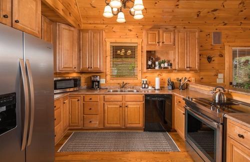 Boone Cabin | Cabin with Amazing Mountain Views*Hot tub*Fire pit