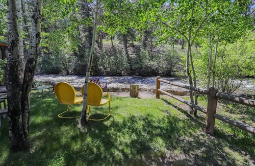 Estes Park Cabin | Cabin with Amazing River Views
