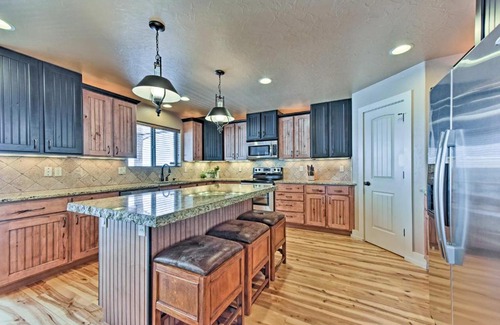 Sweetwater House | Cabin with Beach Access, Sport Court, Hot Tub and View