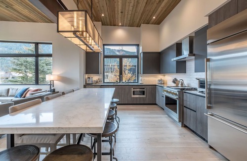 Hoback Junction House | Cabin with Club Access - Snake River Sporting Club