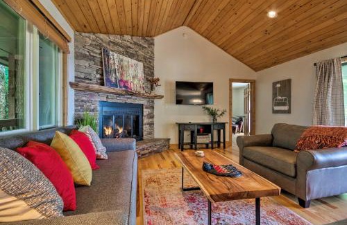 Blowing Rock House | Cabin with Hot Tub and Mountain Views Less Than 5 Mi to Boone