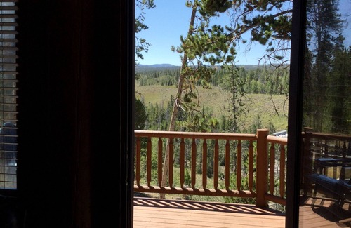Coalville House | CABIN with STUNNING views on Bear River, HOT TUB access, ATV rentals available