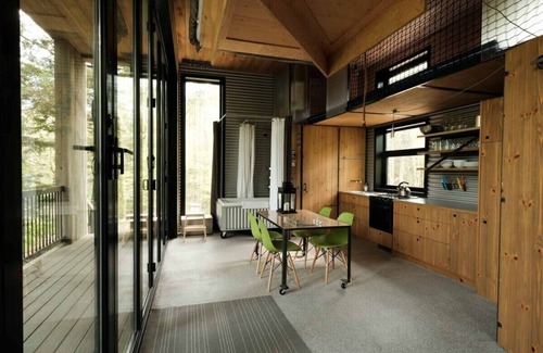 Eastman Cabin | Cabin Zoobox 80 Summa