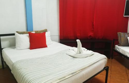 Valle Pura Vida Hotel | Cabinas Cafe Del Mar