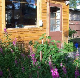 Whitehorse House | Cabine, Home Sweet Home