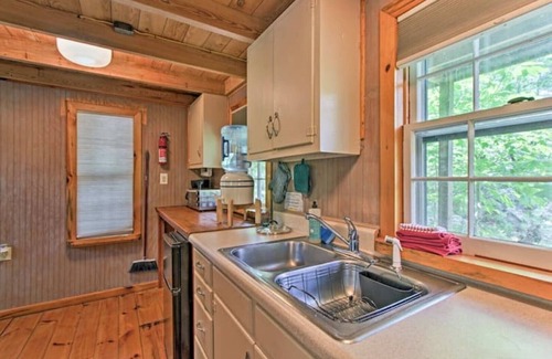 Del Rio Cabin | Cabins at Brush Creek Mtn - Falcons Nest