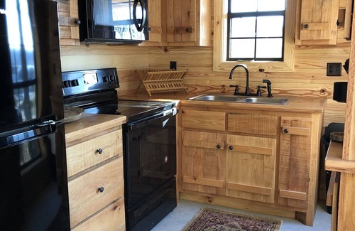Fulton Cabin | Cabins At Midway, Potter's Wheel