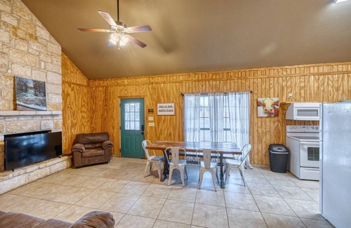 Concan Cabin | Cabins by the Frio River - River Rock Cabin #1