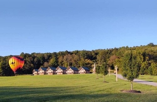 Oneida Cabin | Cabins,Cottages, Acres, Trails, Nature, Creek, Water, Fishing,Hunting