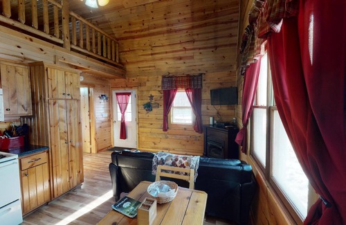 McArthur Cabin | Cabins In Hocking - Fireflies Hollow